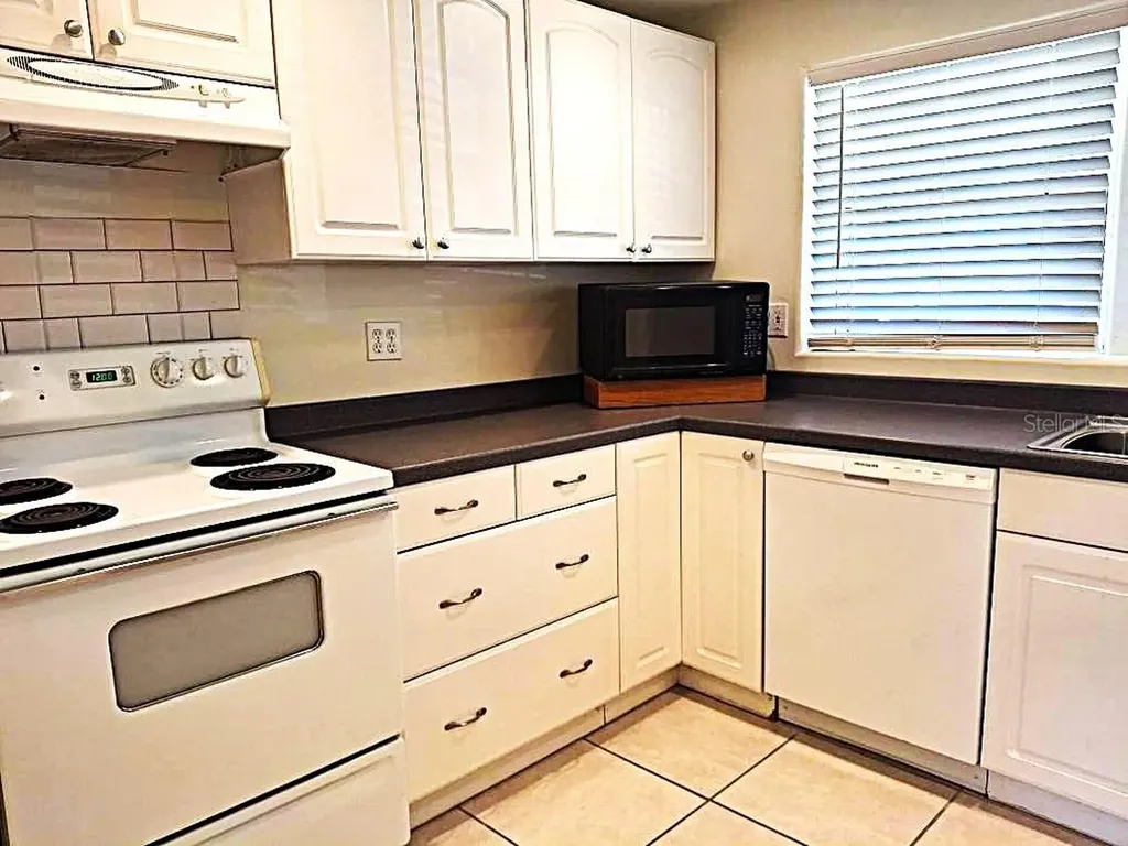 2812 Dovewood Street Clearwater FL 33759