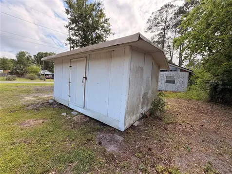 Armadillo Road Astor FL 32102