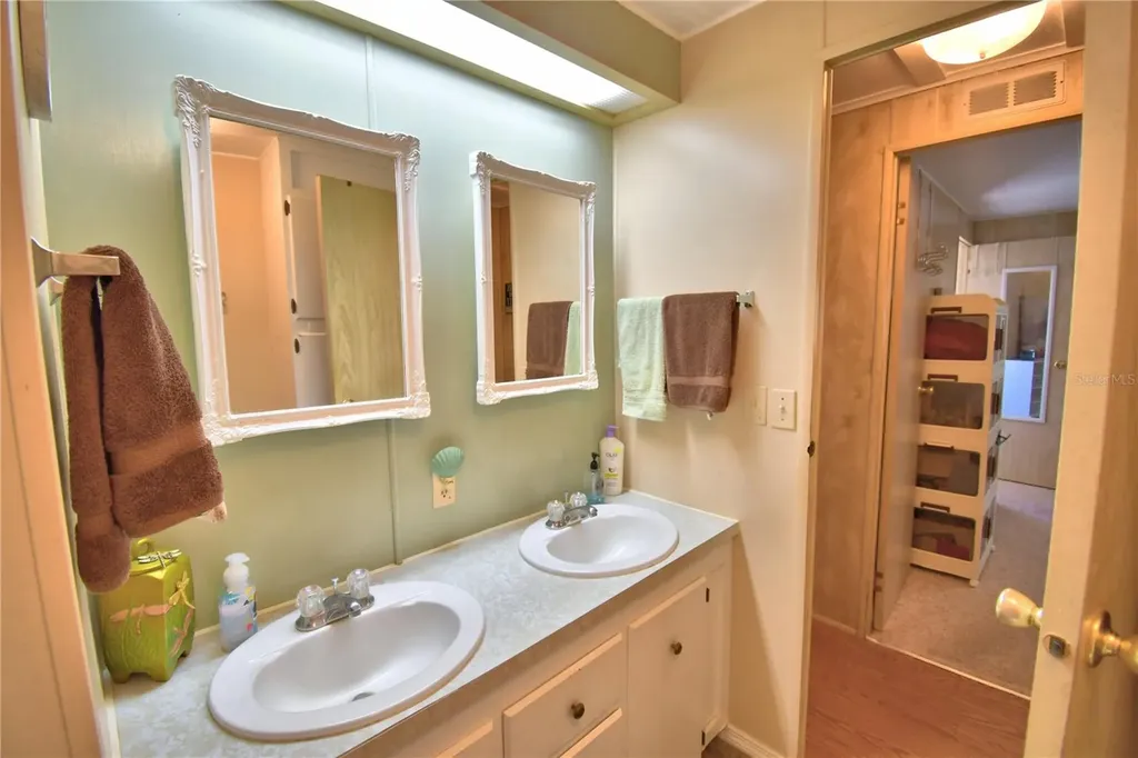 4253 Cedarwood Street Winter Haven FL 33880