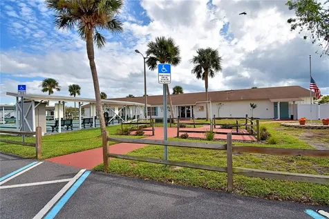 4253 Cedarwood Street Winter Haven FL 33880