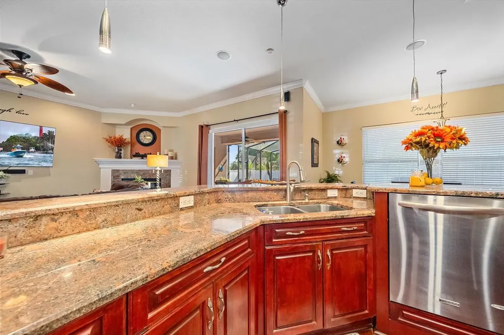 1615 Heritage Drive Valrico FL 33594