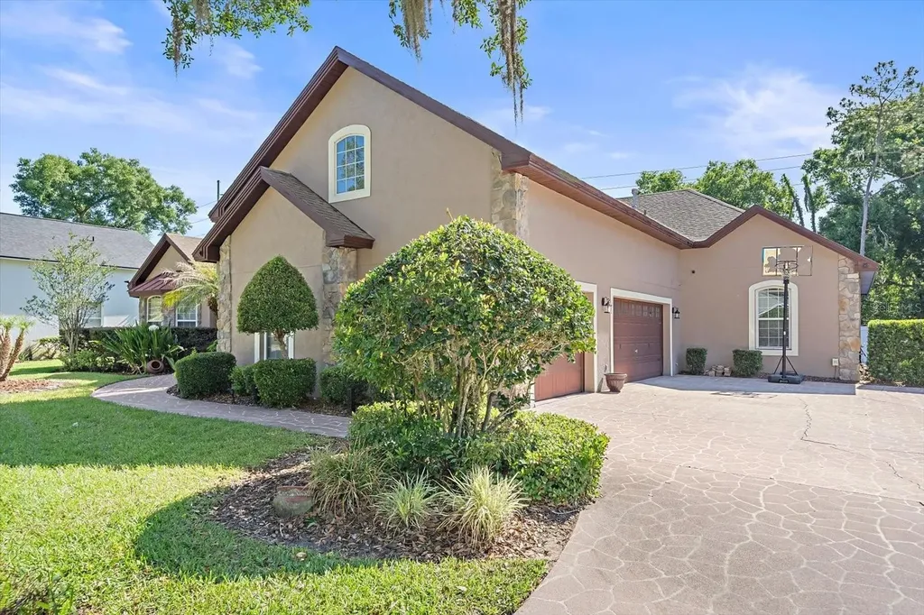 1615 Heritage Drive Valrico FL 33594