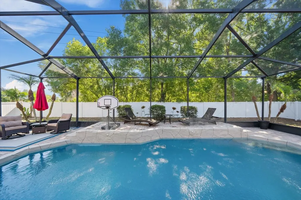 1615 Heritage Drive Valrico FL 33594