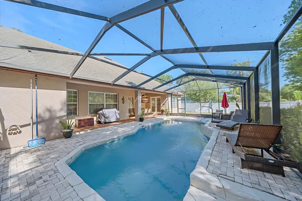 1615 Heritage Drive Valrico FL 33594