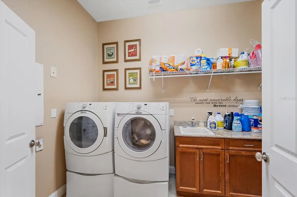 1615 Heritage Drive Valrico FL 33594
