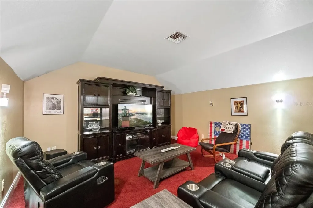 1615 Heritage Drive Valrico FL 33594