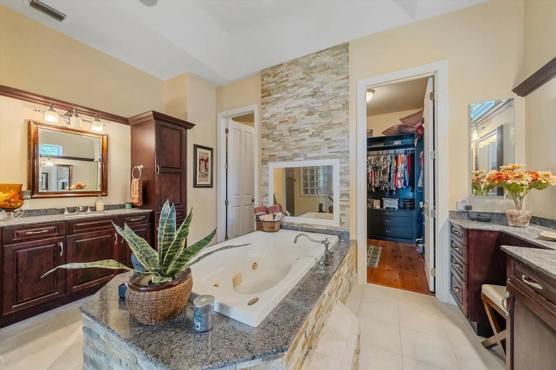 1615 Heritage Drive Valrico FL 33594