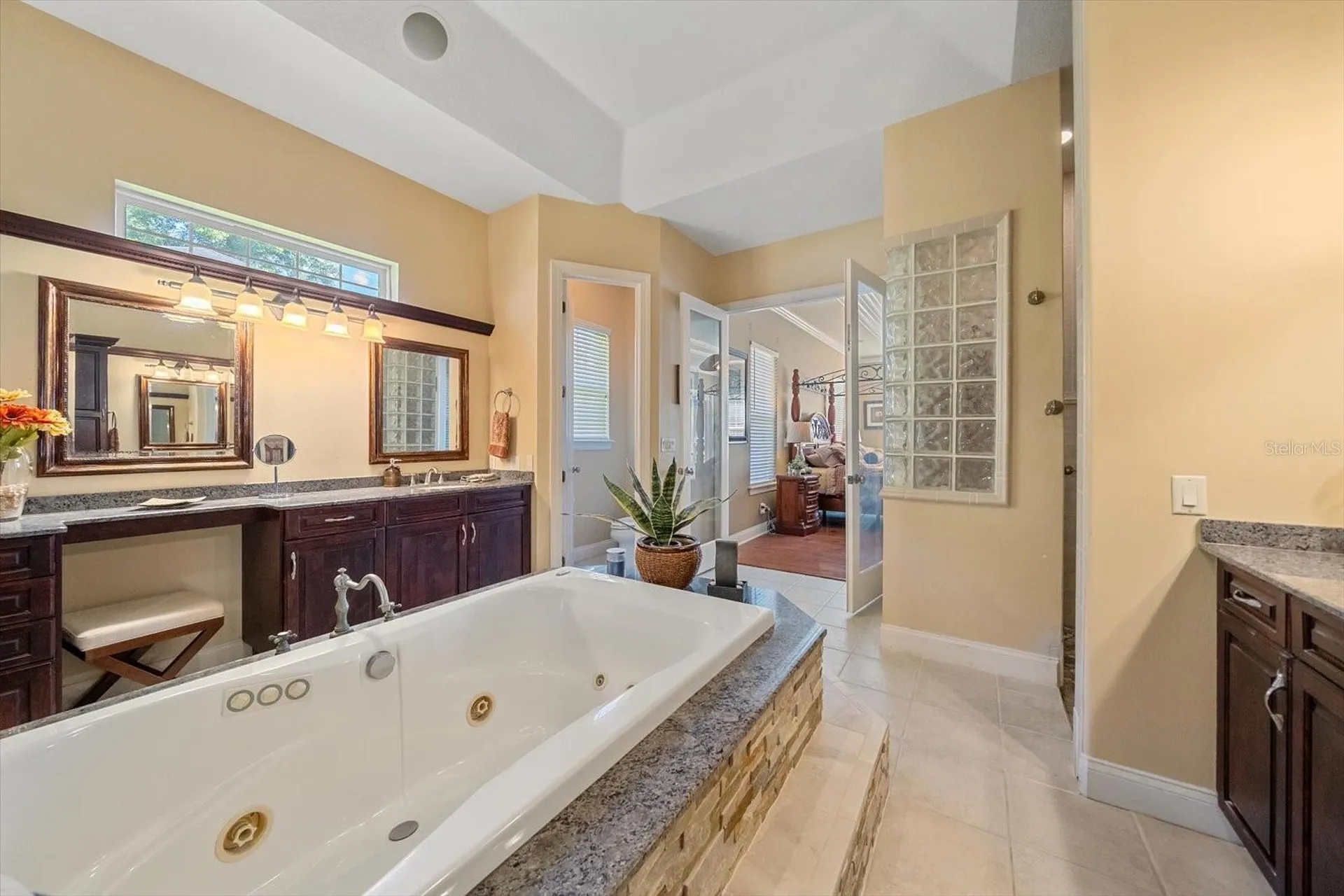 1615 Heritage Drive Valrico FL 33594