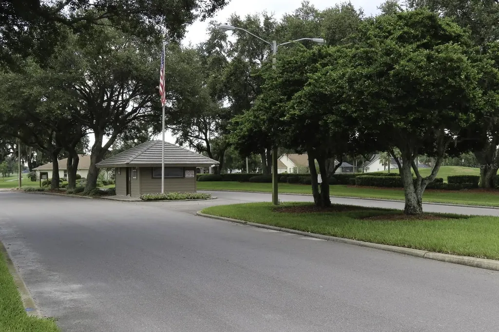 6431 Laurelwood Drive Zephyrhills FL 33542