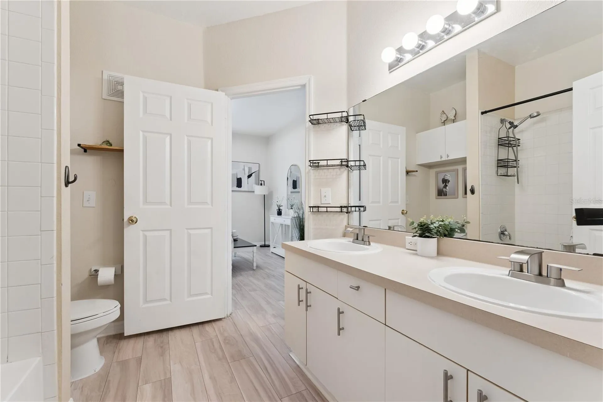 3751 Conroy Road Orlando FL 32839