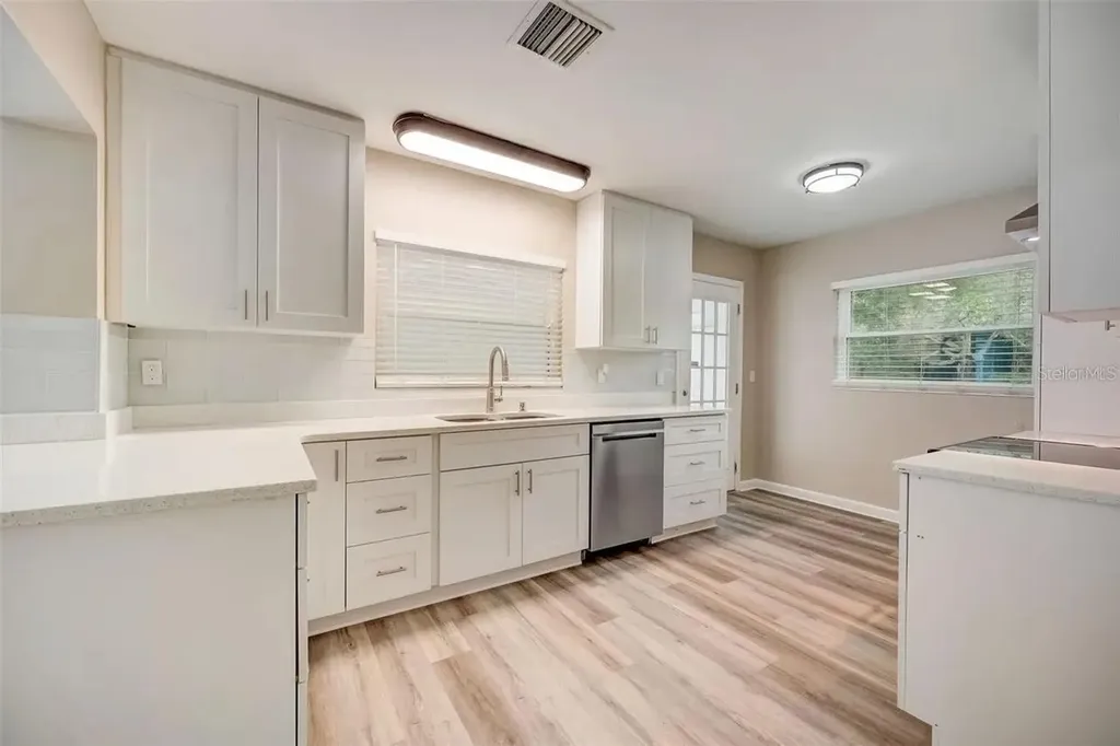 4223 E Pine Hill Circle Orlando FL 32808