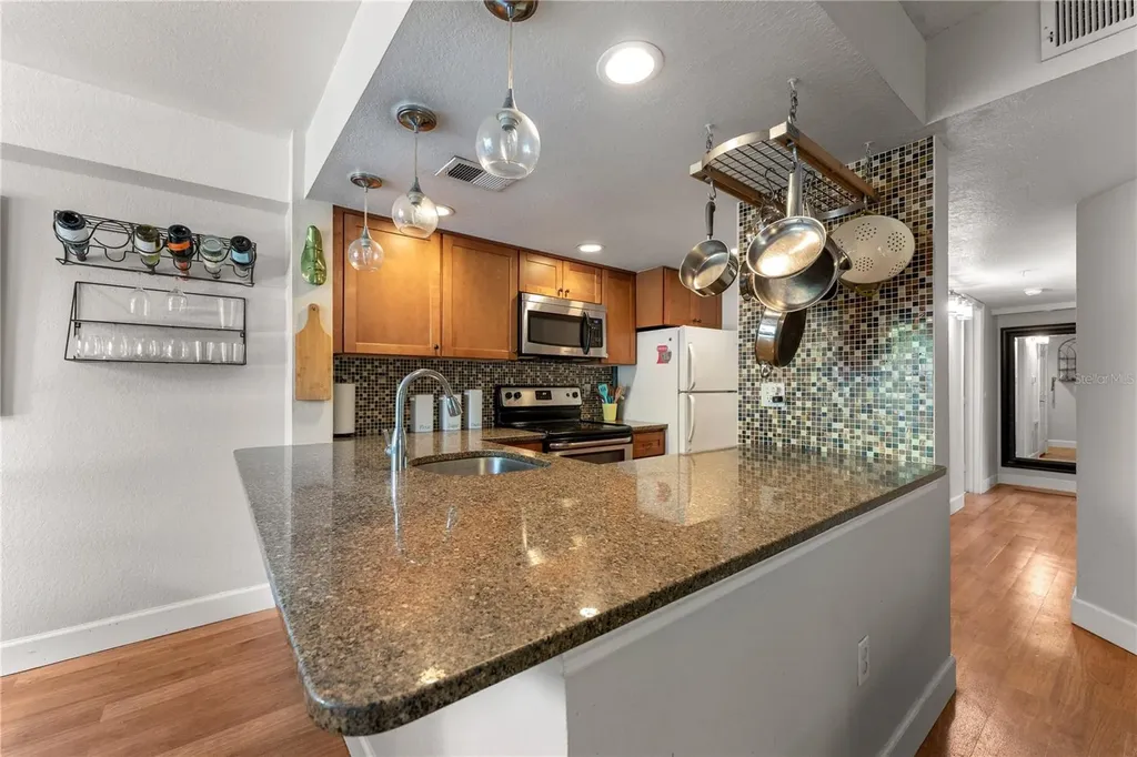 850 S Tamiami Trail Sarasota FL 34236