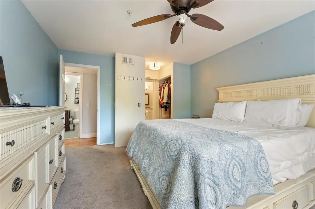 850 S Tamiami Trail Sarasota FL 34236