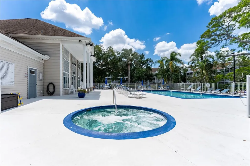 850 S Tamiami Trail Sarasota FL 34236