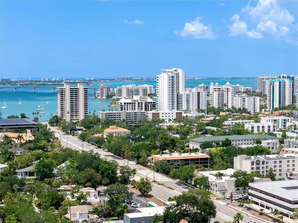 850 S Tamiami Trail Sarasota FL 34236
