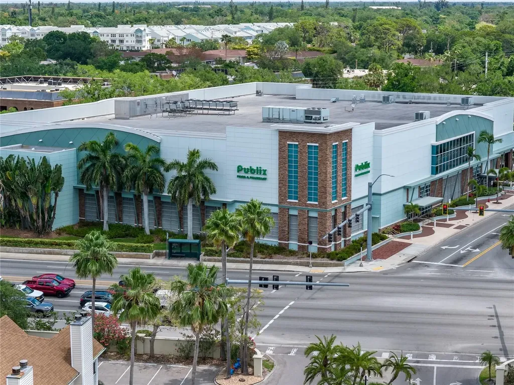 850 S Tamiami Trail Sarasota FL 34236