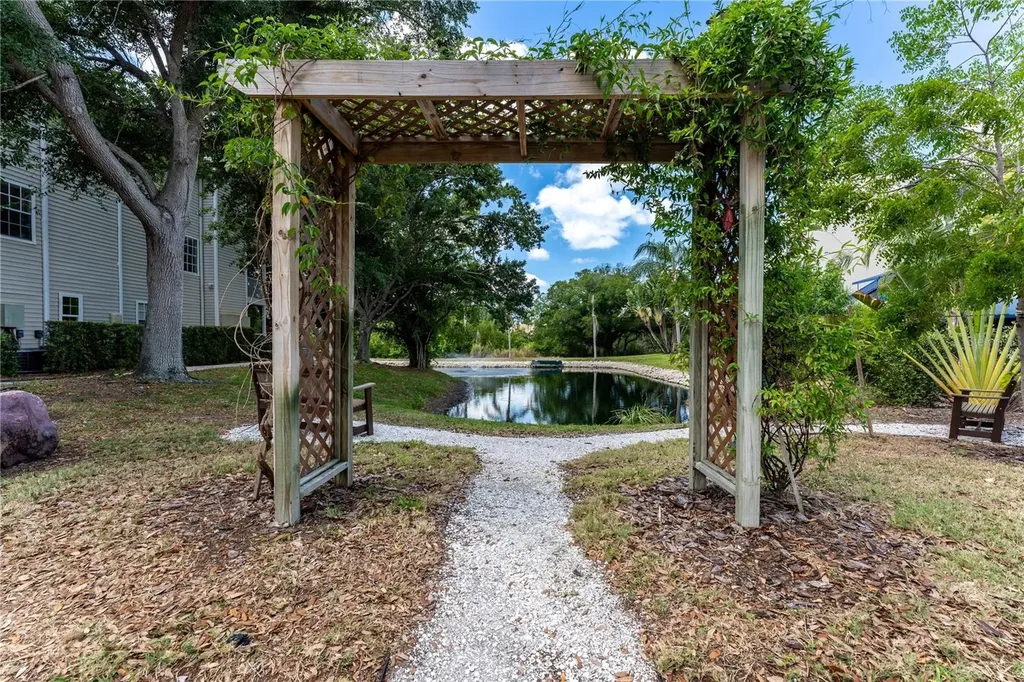 850 S Tamiami Trail Sarasota FL 34236