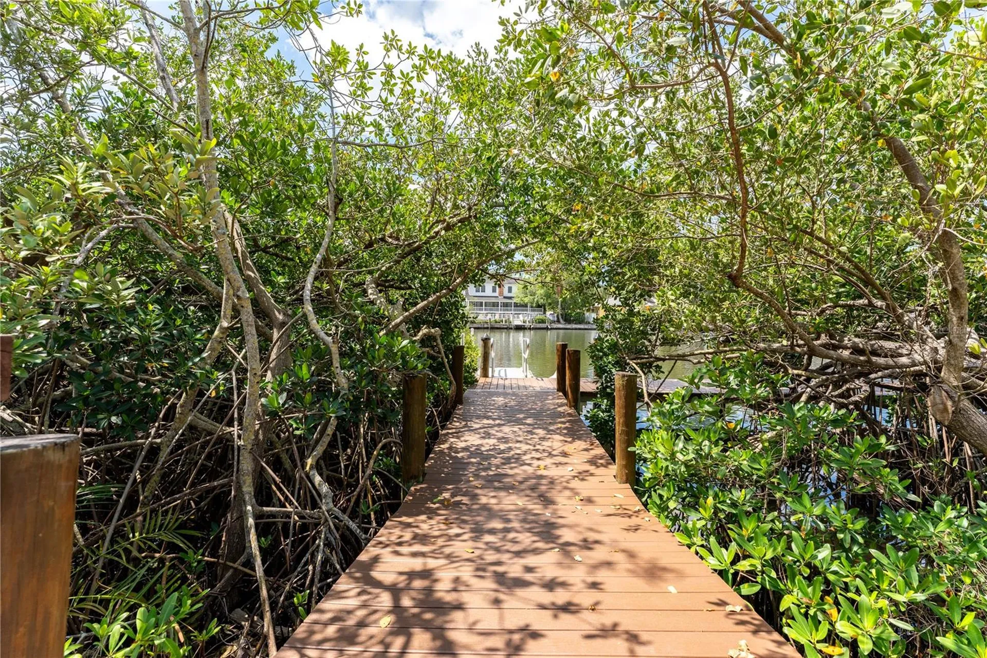 850 S Tamiami Trail Sarasota FL 34236