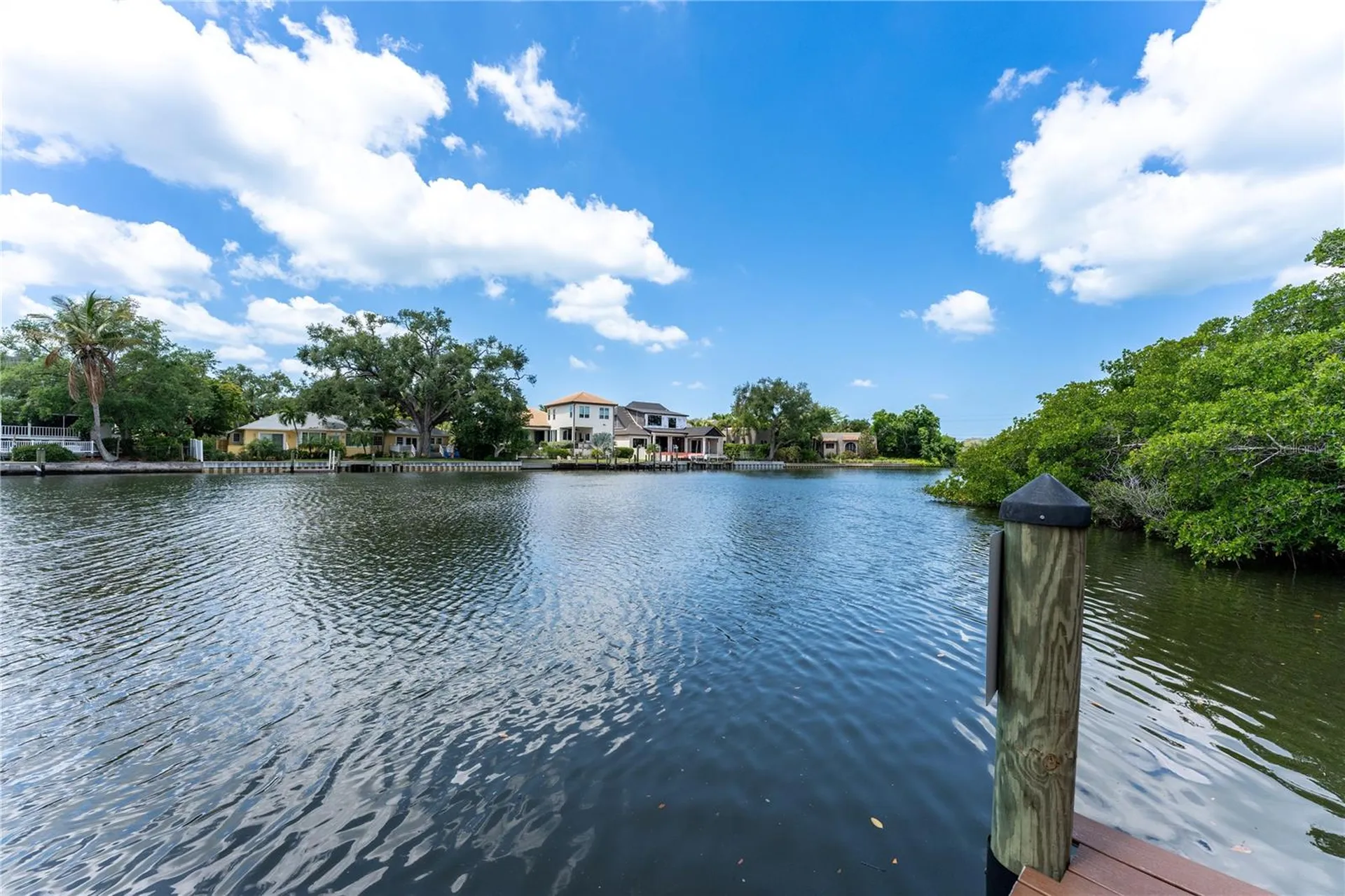 850 S Tamiami Trail Sarasota FL 34236