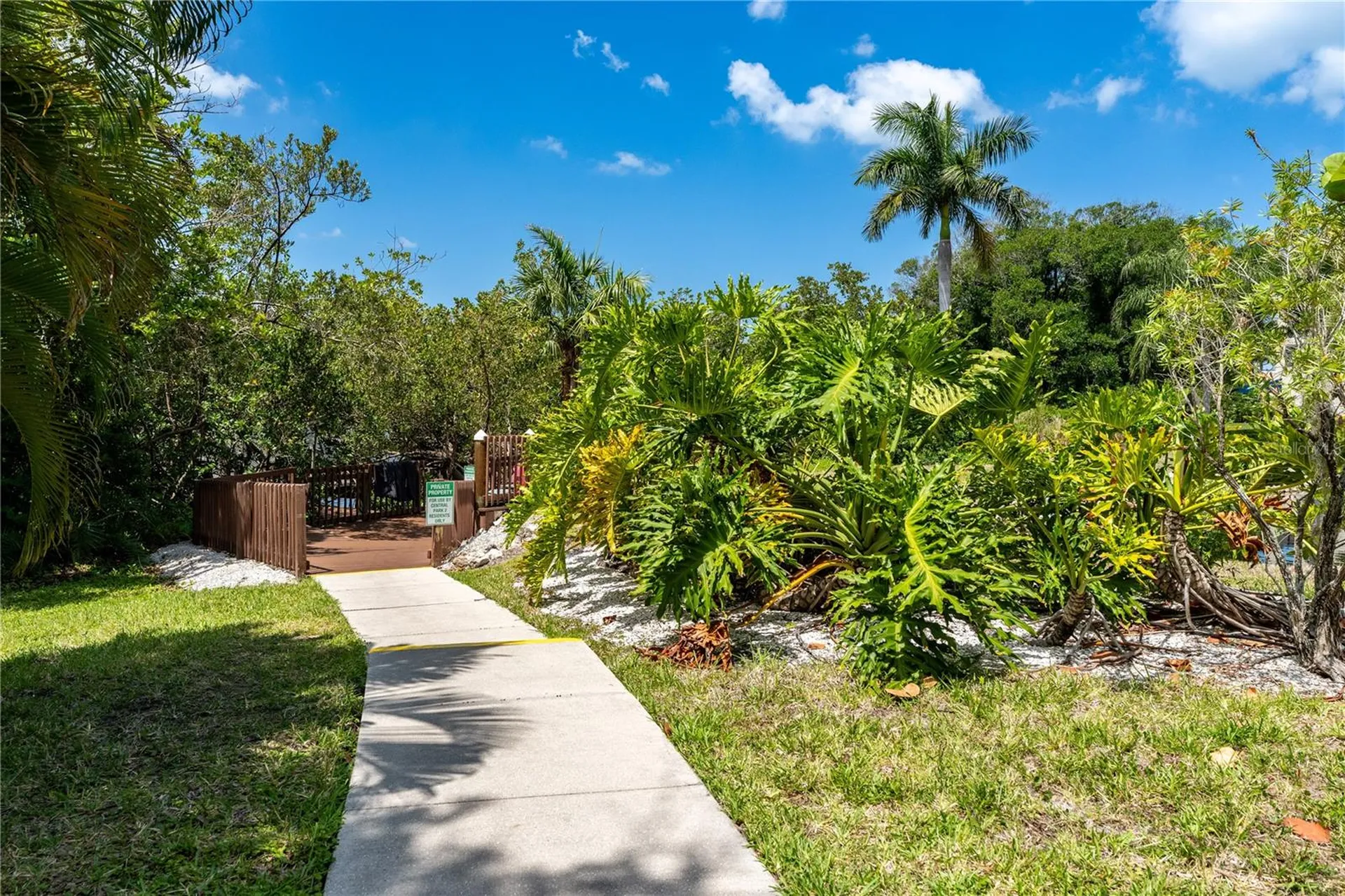 850 S Tamiami Trail Sarasota FL 34236