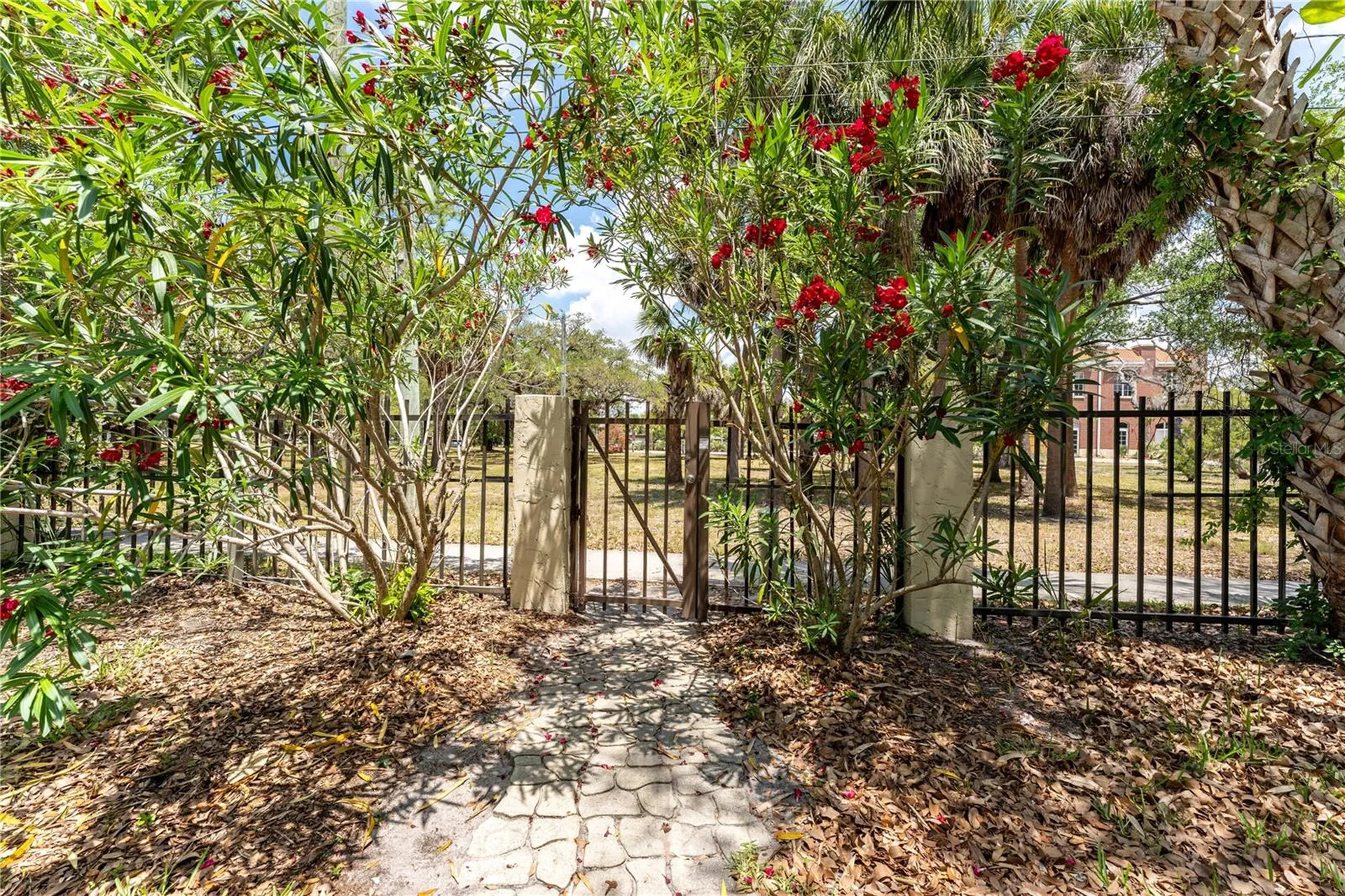 850 S Tamiami Trail Sarasota FL 34236