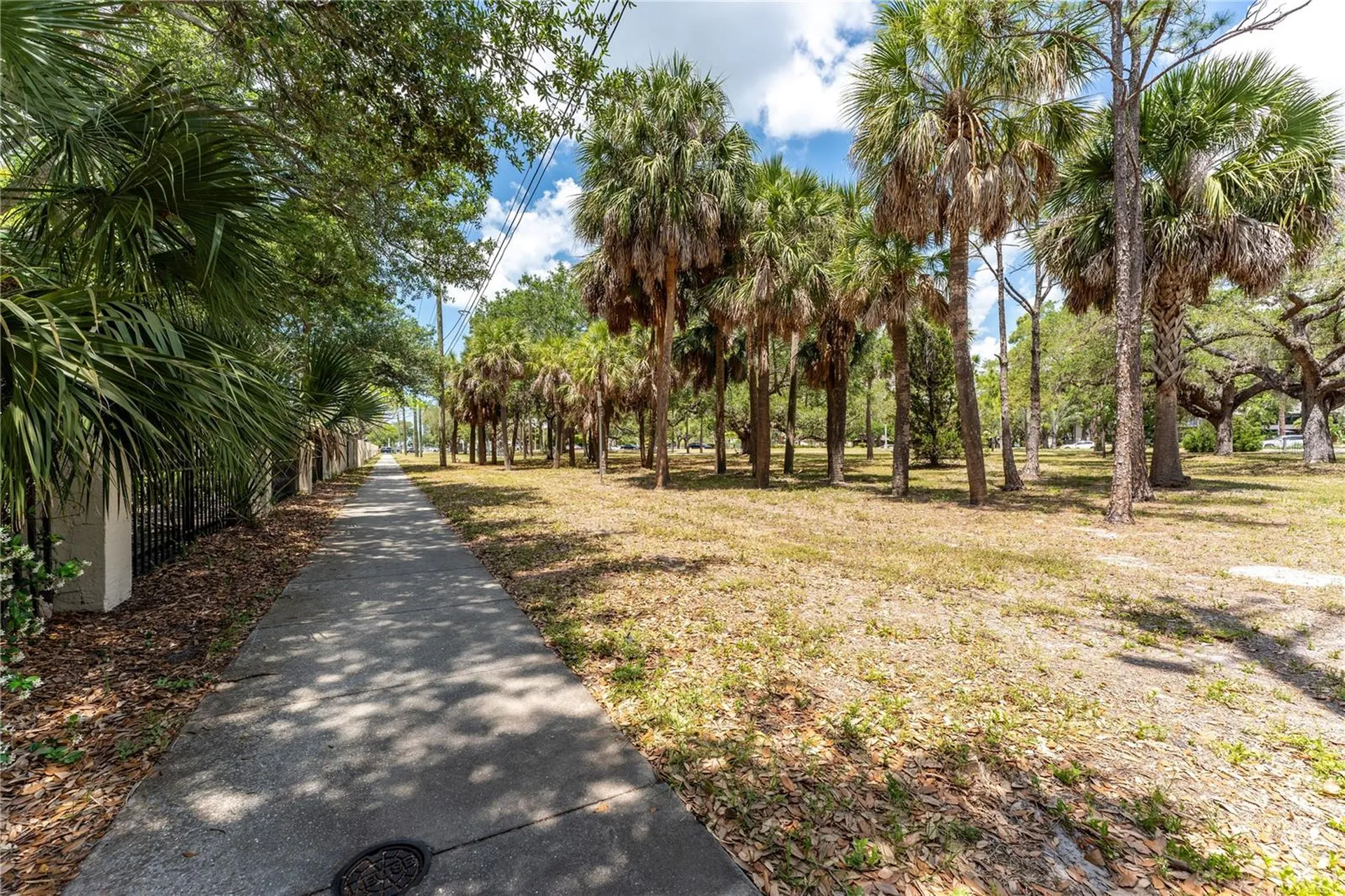 850 S Tamiami Trail Sarasota FL 34236