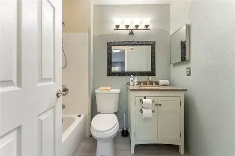 850 S Tamiami Trail Sarasota FL 34236