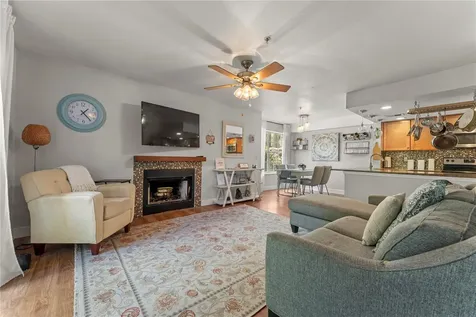 850 S Tamiami Trail Sarasota FL 34236