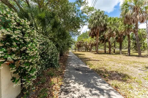 850 S Tamiami Trail Sarasota FL 34236