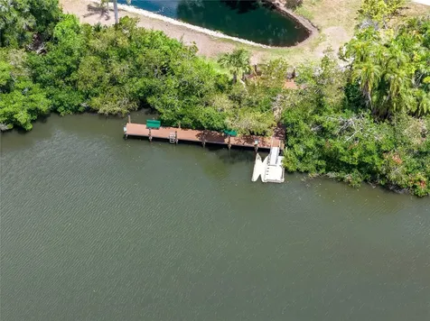 850 S Tamiami Trail Sarasota FL 34236