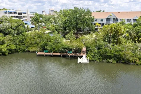 850 S Tamiami Trail Sarasota FL 34236