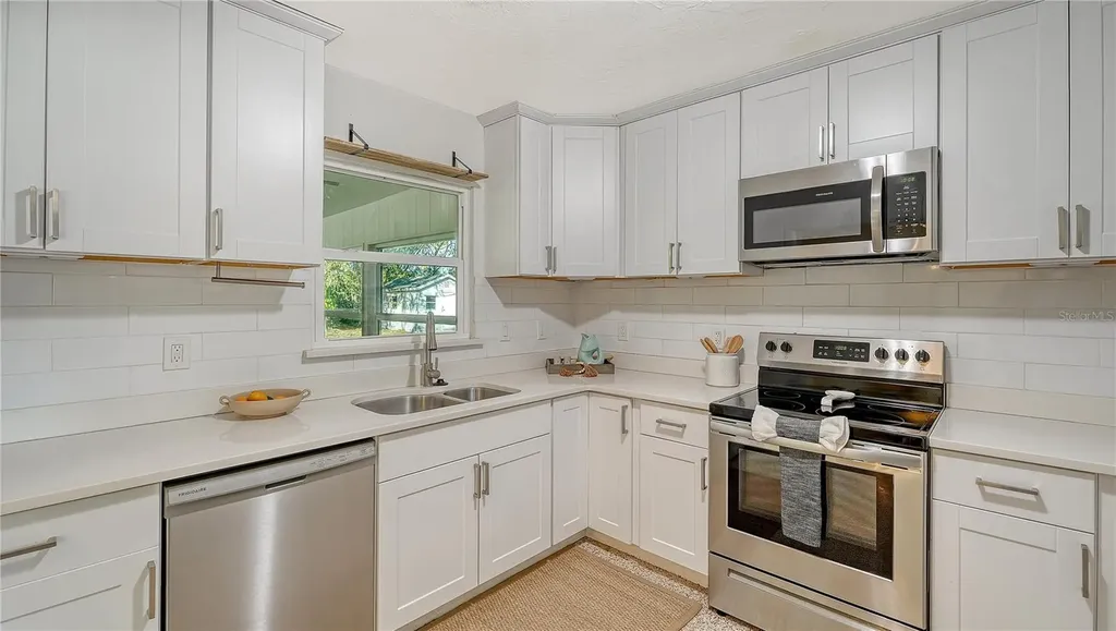 209 Briggs Court Sarasota FL 34237