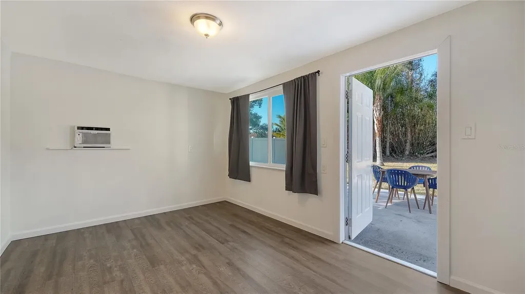 209 Briggs Court Sarasota FL 34237