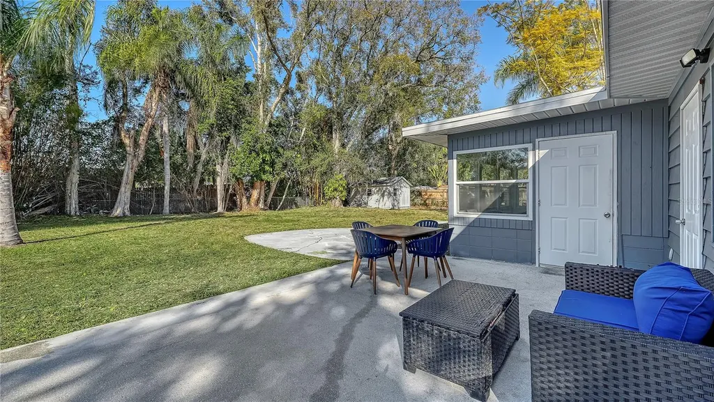 209 Briggs Court Sarasota FL 34237