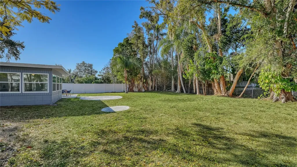 209 Briggs Court Sarasota FL 34237