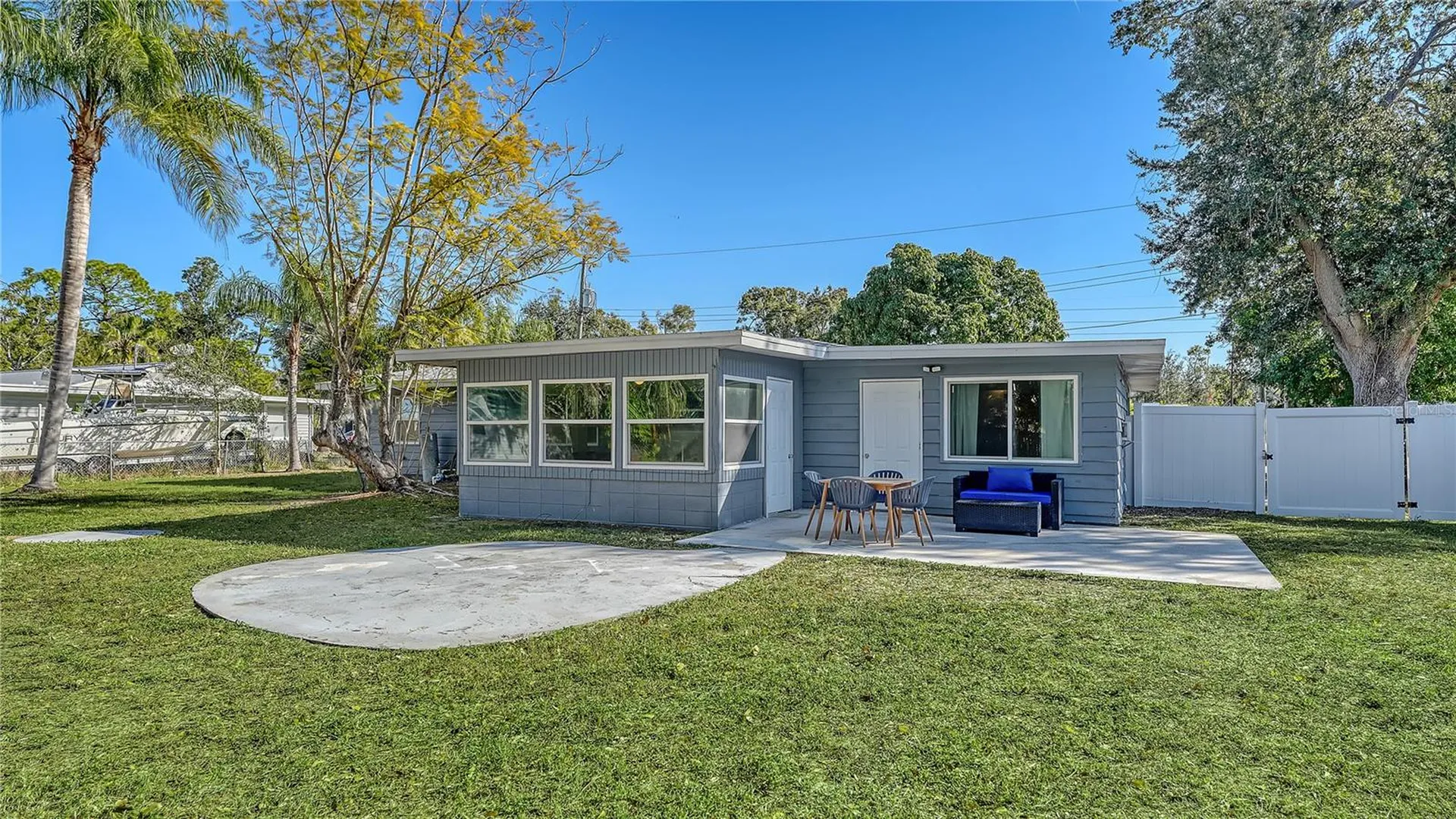 209 Briggs Court Sarasota FL 34237