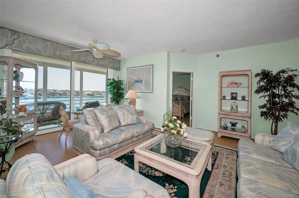 7882 Sailboat Key Boulevard S South Pasadena FL 33707
