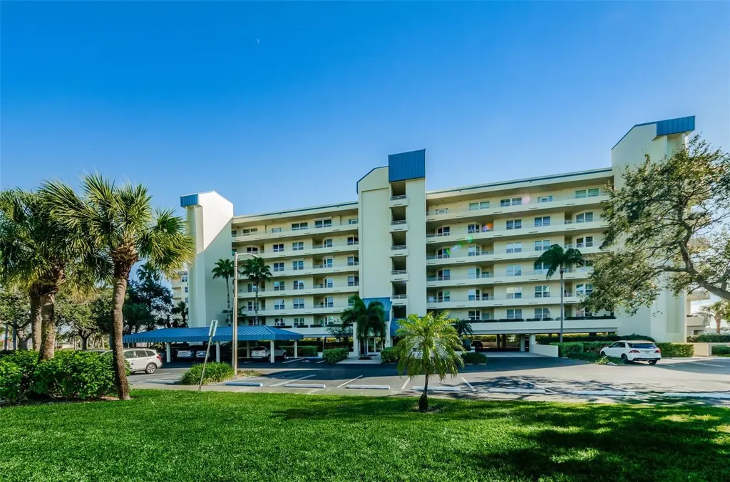 7882 Sailboat Key Boulevard S South Pasadena FL 33707