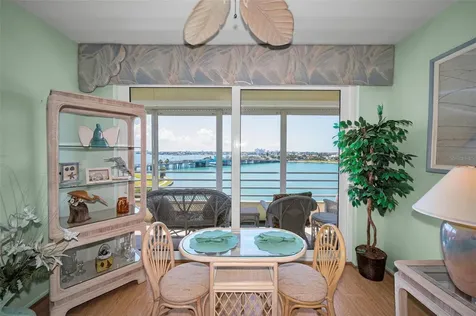 7882 Sailboat Key Boulevard S South Pasadena FL 33707