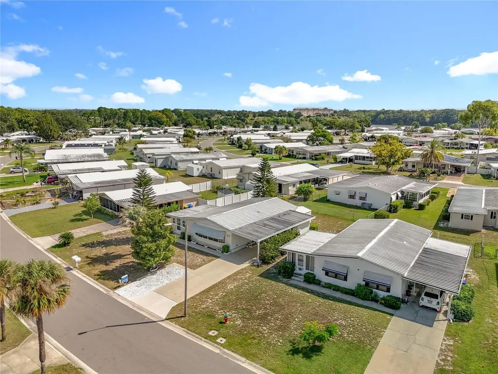 1440 Nassau Circle Tavares FL 32778