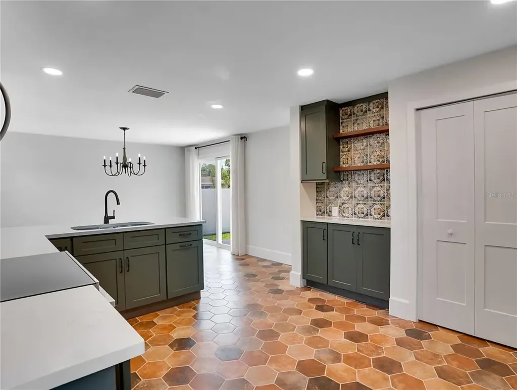 4058 39th Avenue N St Petersburg FL 33714