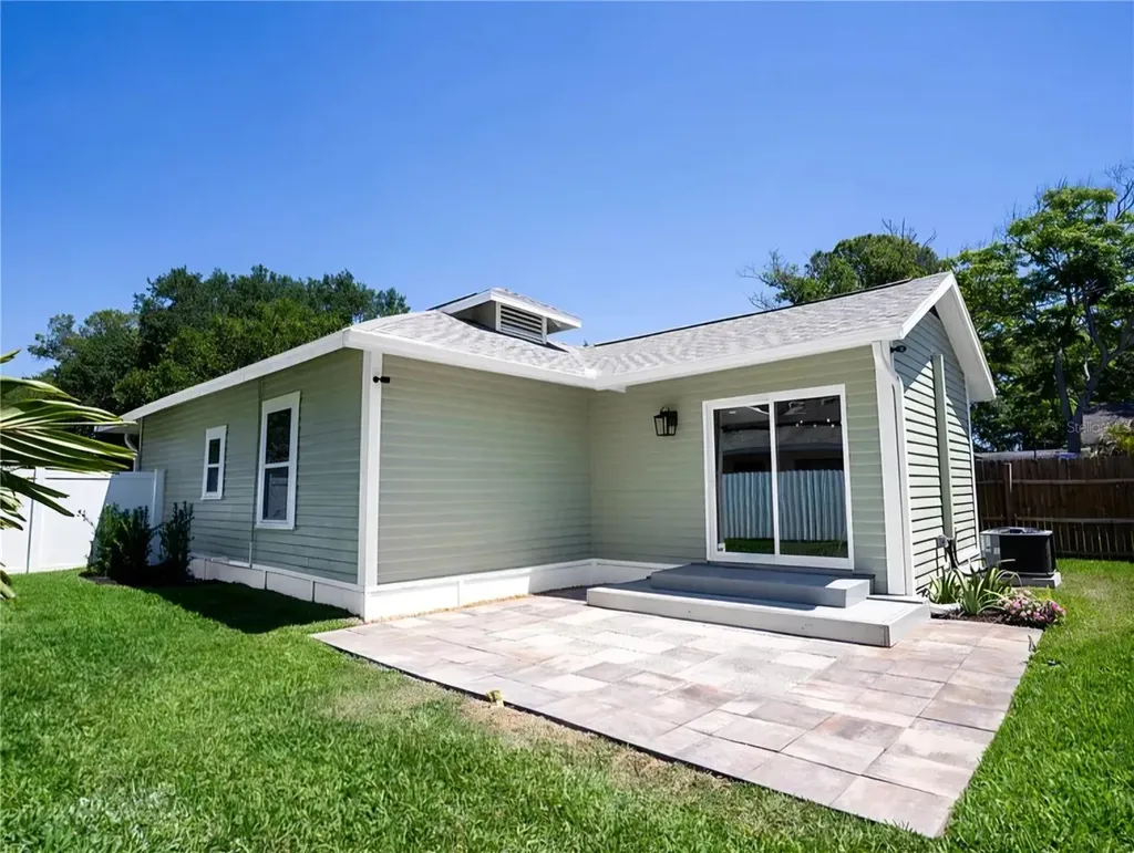 4058 39th Avenue N St Petersburg FL 33714