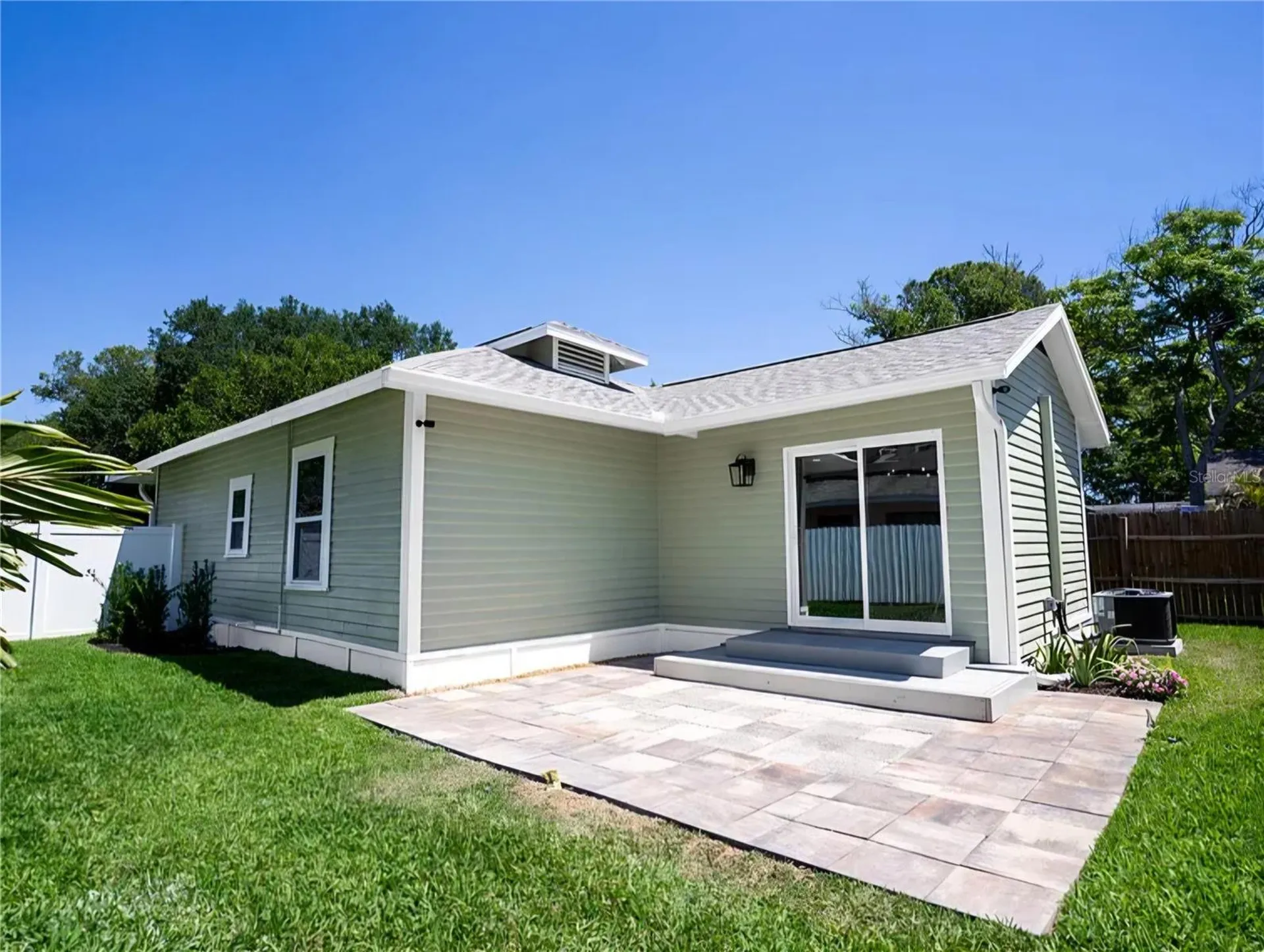 4058 39th Avenue N St Petersburg FL 33714