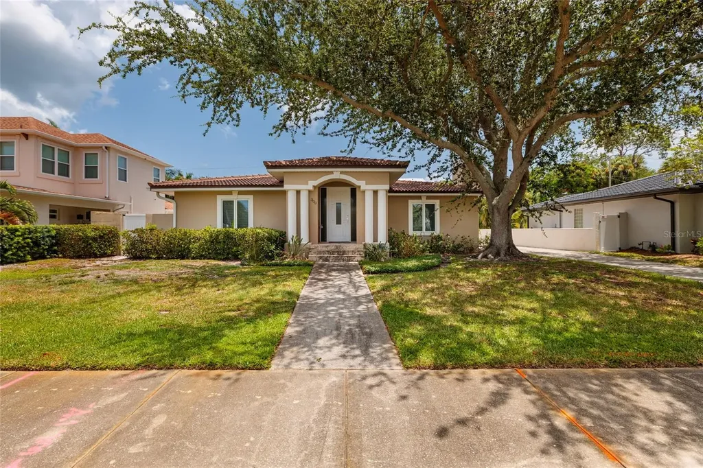 300 Brightwaters Boulevard NE St Petersburg FL 33704