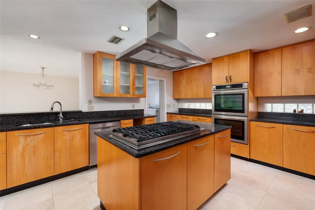 300 Brightwaters Boulevard NE St Petersburg FL 33704
