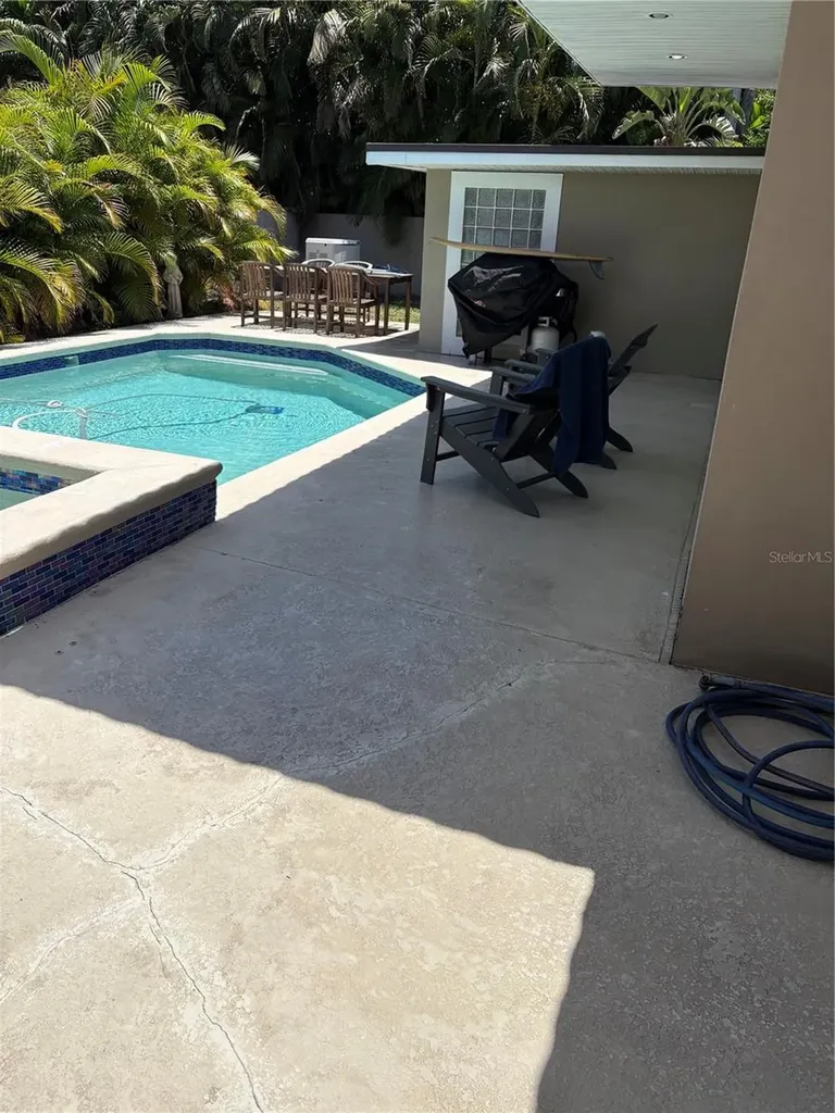 300 Brightwaters Boulevard NE St Petersburg FL 33704
