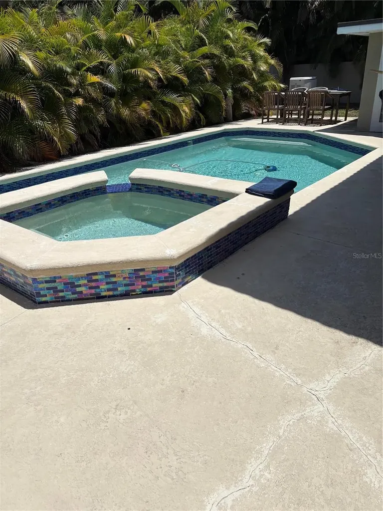 300 Brightwaters Boulevard NE St Petersburg FL 33704