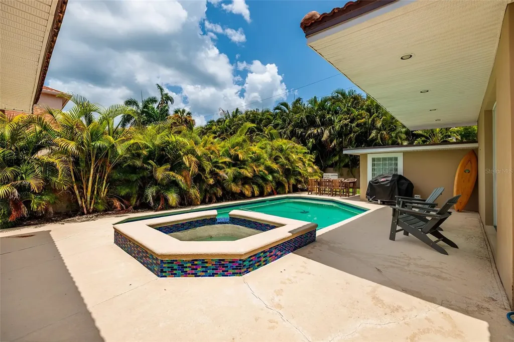 300 Brightwaters Boulevard NE St Petersburg FL 33704