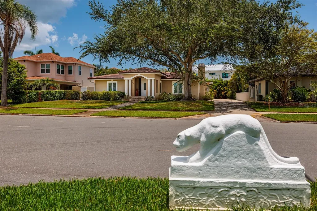 300 Brightwaters Boulevard NE St Petersburg FL 33704