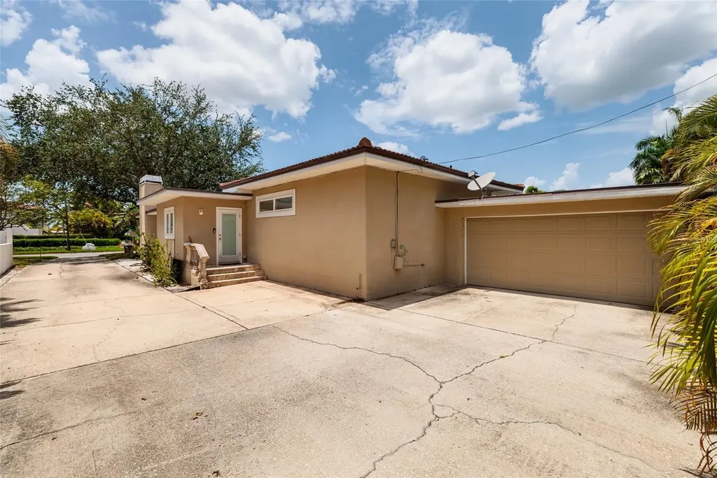 300 Brightwaters Boulevard NE St Petersburg FL 33704